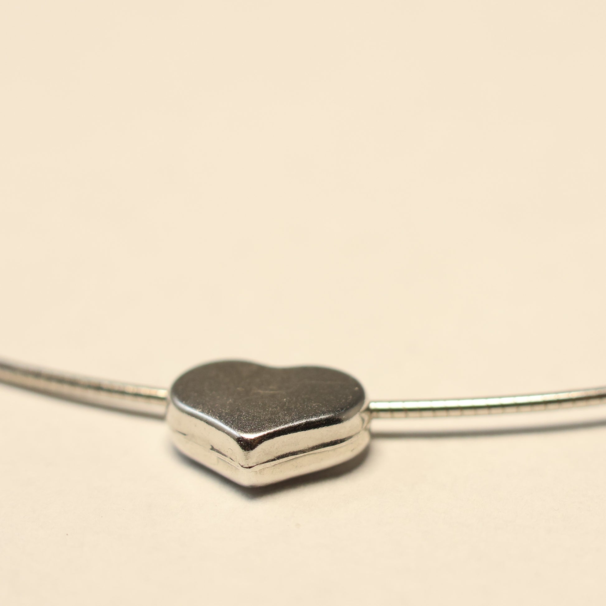 Wit gouden ketting met hartje hanger 260449