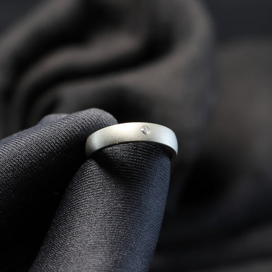 Outlet Titanium ring met zirconia maat: 60