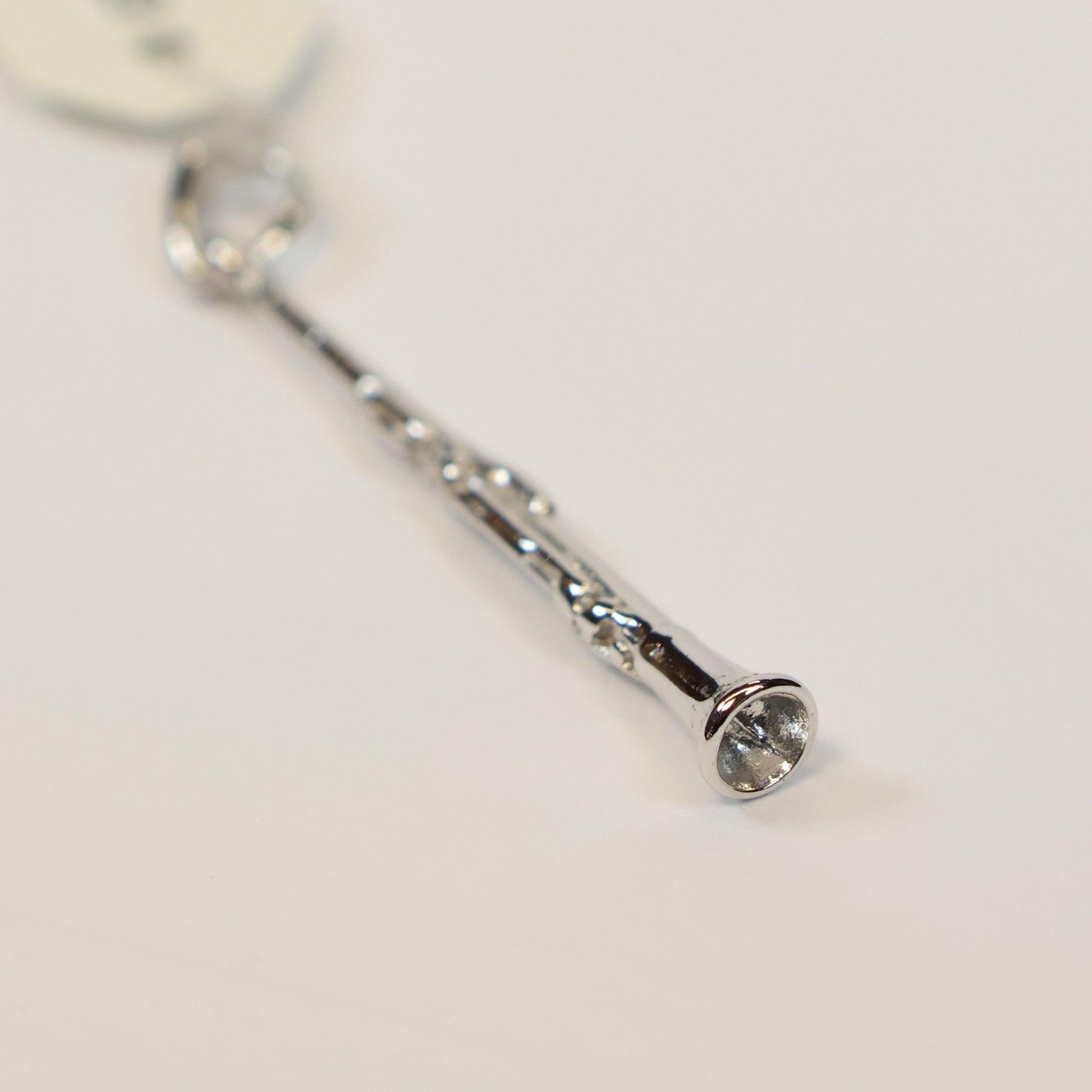 Zilveren klarinet hangertje