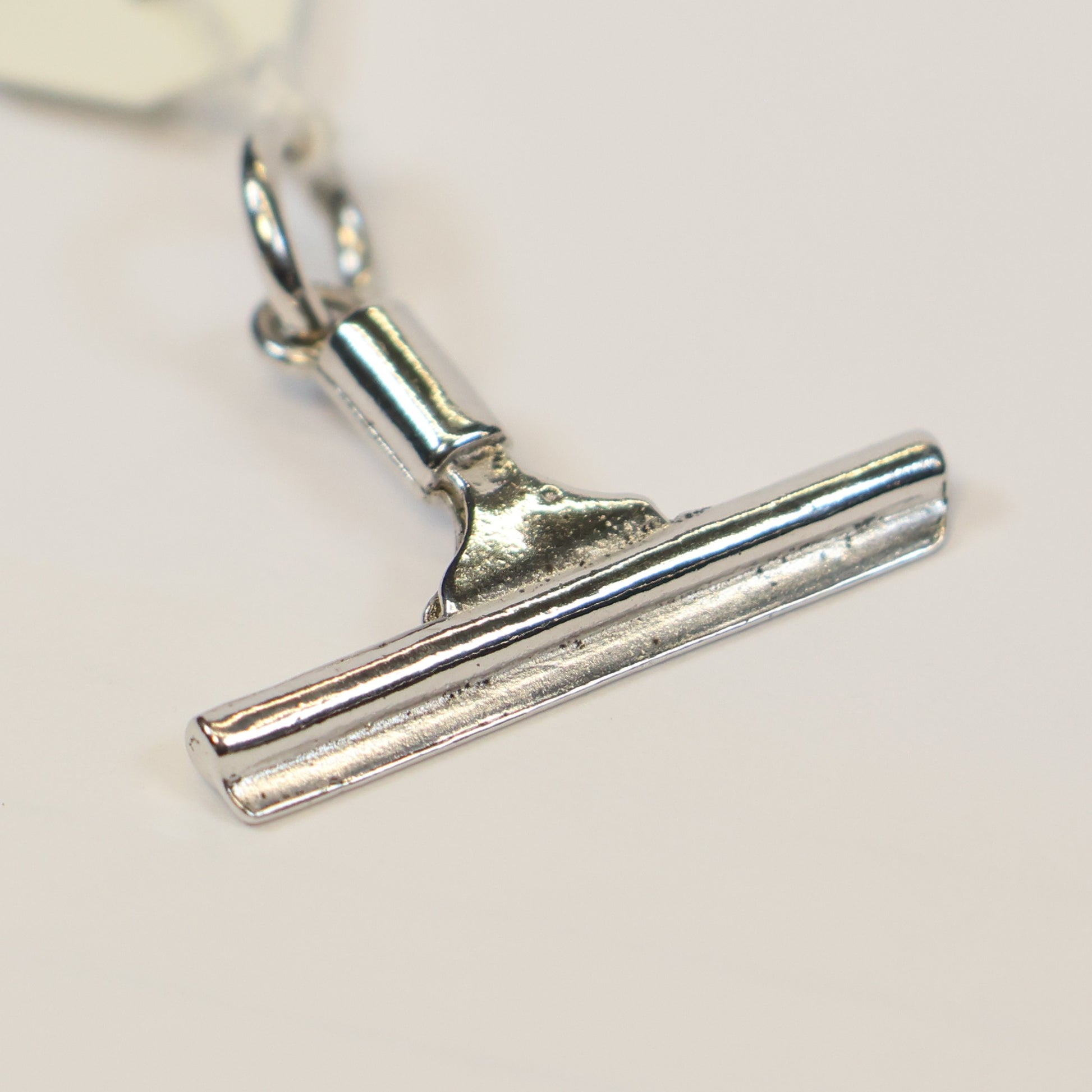 Zilveren aftrekker hangertje