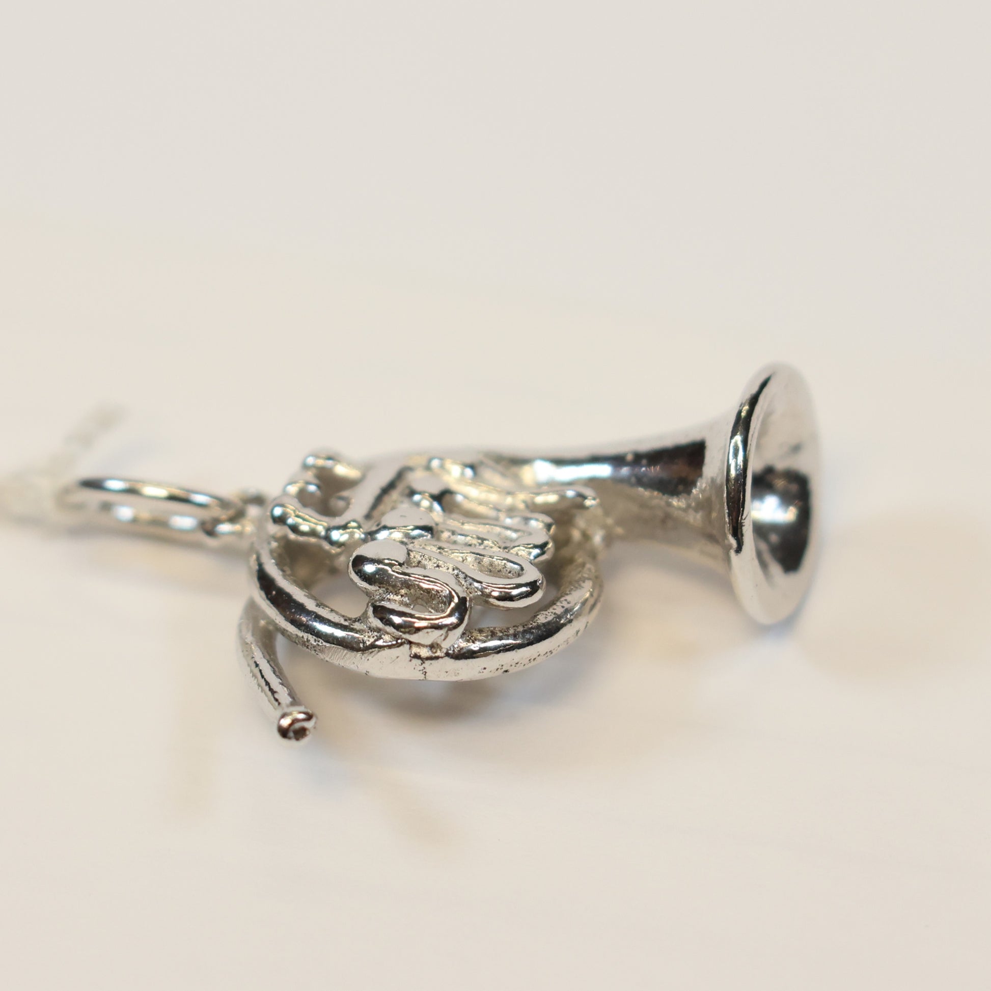 Zilveren hoorn hangertje