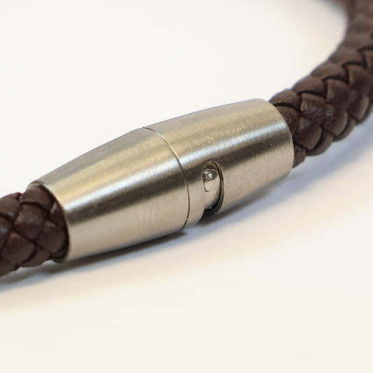 Boccia bruine leren Titanium Armband met draaislot 0347-0321