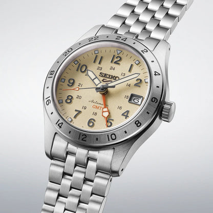 Seiko 5 Sports HDB002K1 horloge GMT Arabische cijfers beige