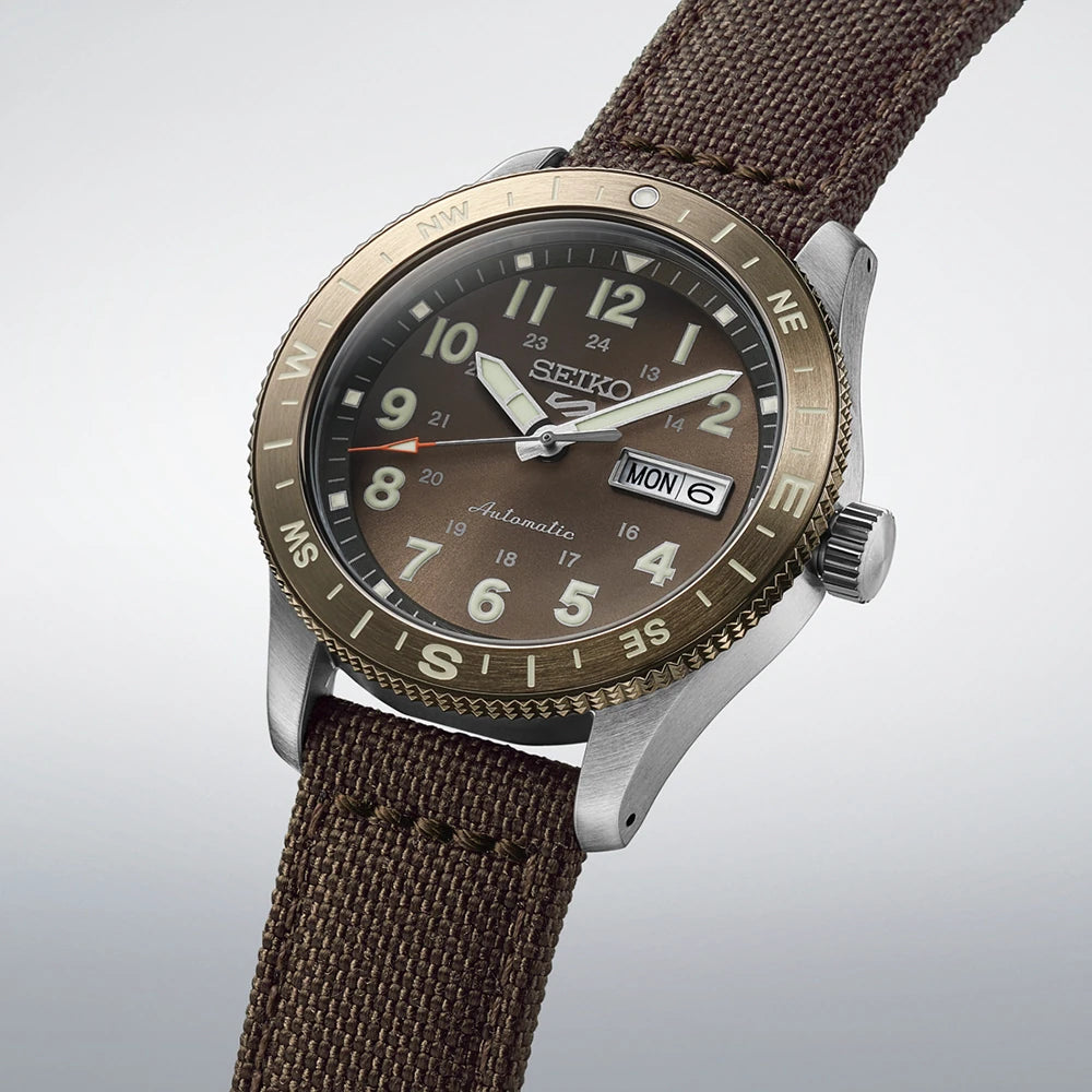 Seiko 5 Sports HDB009K1 horloge Arabische cijfers bruin
